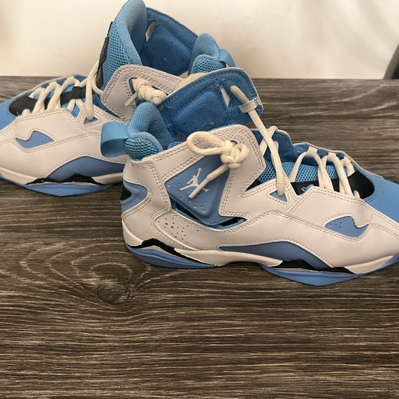 Jordan True Flight "White/University Blue/Black" - Picture 2 of 8